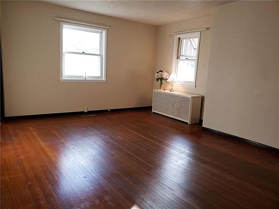 3rd image of 517 Mount Pleasant St