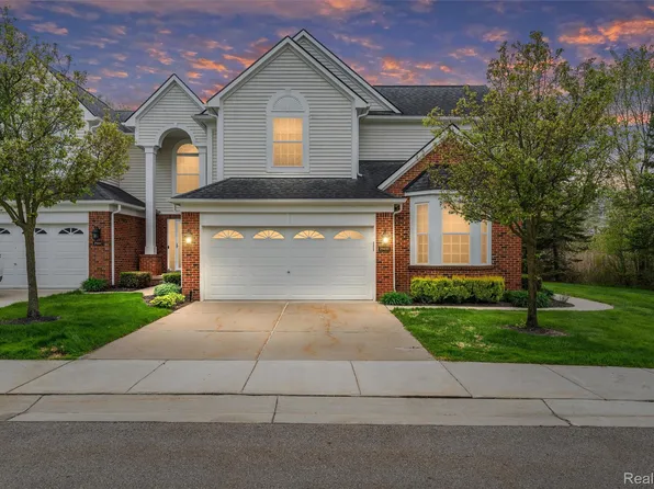 29451 Weston Dr #120, Novi, MI 48377