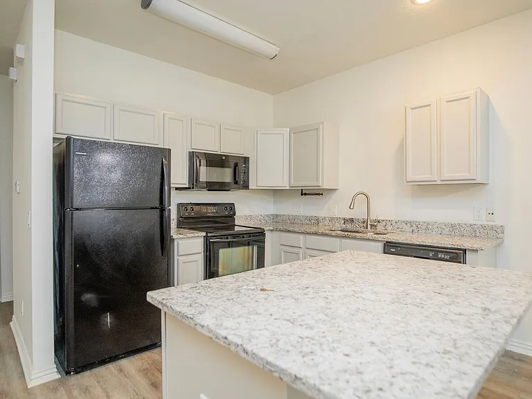 786 W Breeze Cv — Photo 7
