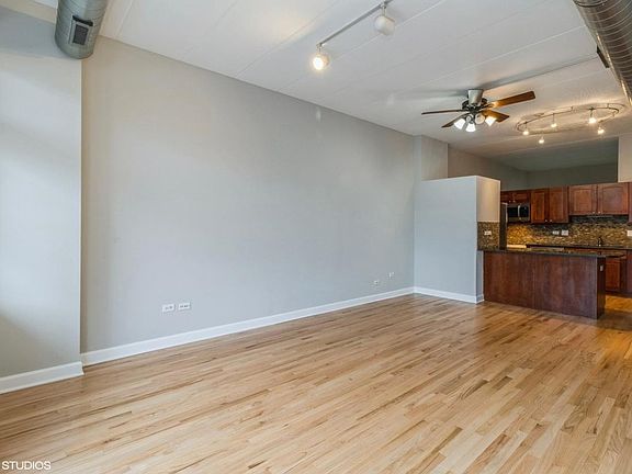 3rd image of 837 S Western Ave #206-B