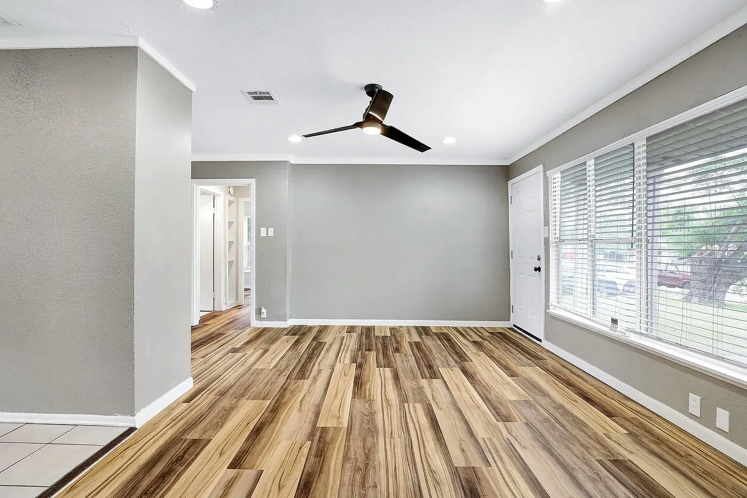 235 Saratoga Drive, Unit Unit 3 — Photo 3