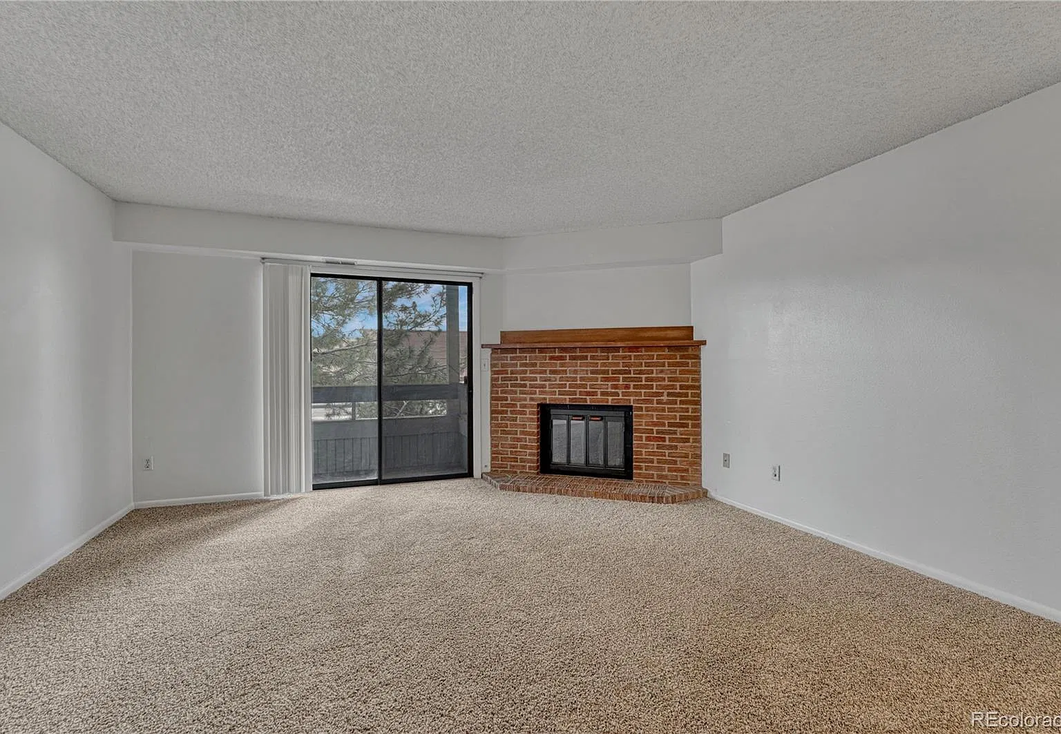 2 bed, 2.0 bath, 1000 sqft, $1,695 — Photo 4