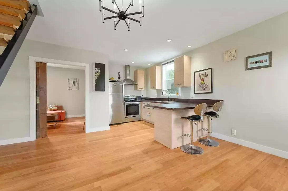 8023 N Berkeley Ave — Photo 4