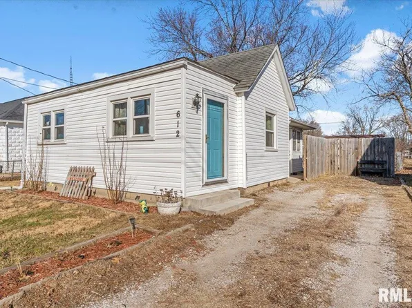 612 S Lincoln St, Divernon, IL 62530