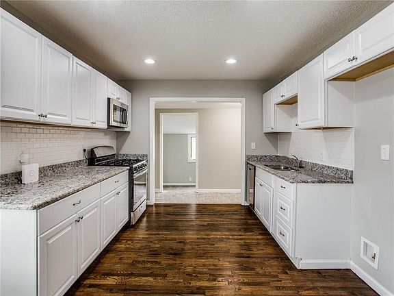 5th image of 7436 Culver Ave