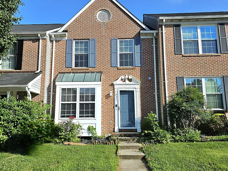 251 Hunters Run Ter — Photo 1