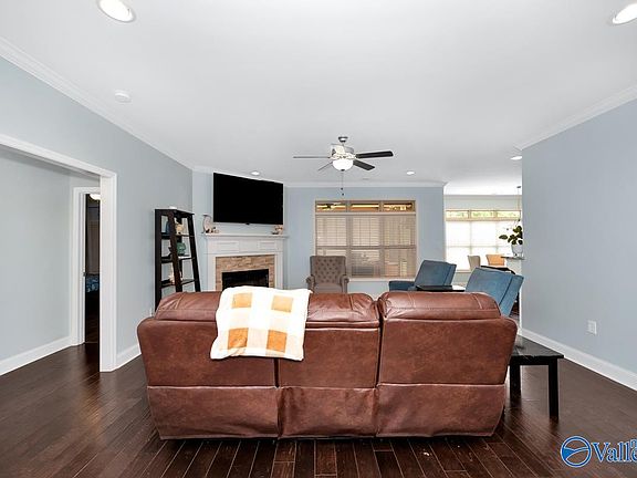 5th image of 119 Autumn Cove Dr