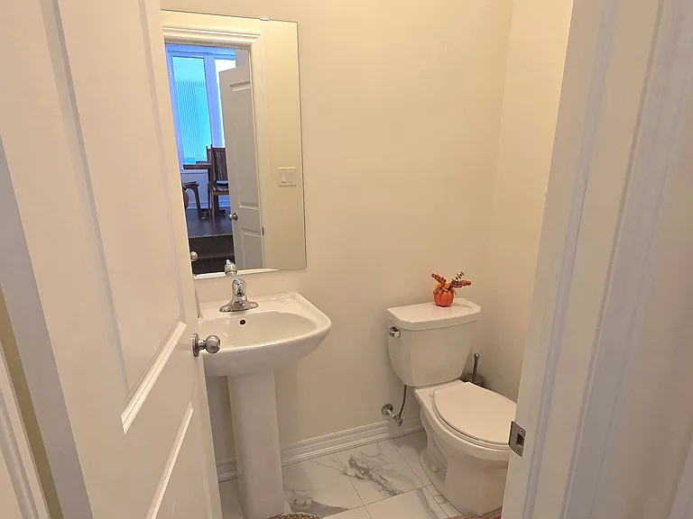76 Conarty Cres — Photo 14