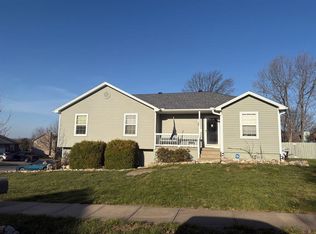 2201 NE Maybrook Dr, Blue Springs, MO 64029