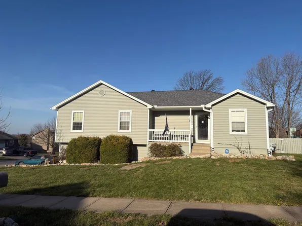 2201 NE Maybrook Dr, Blue Springs, MO 64029