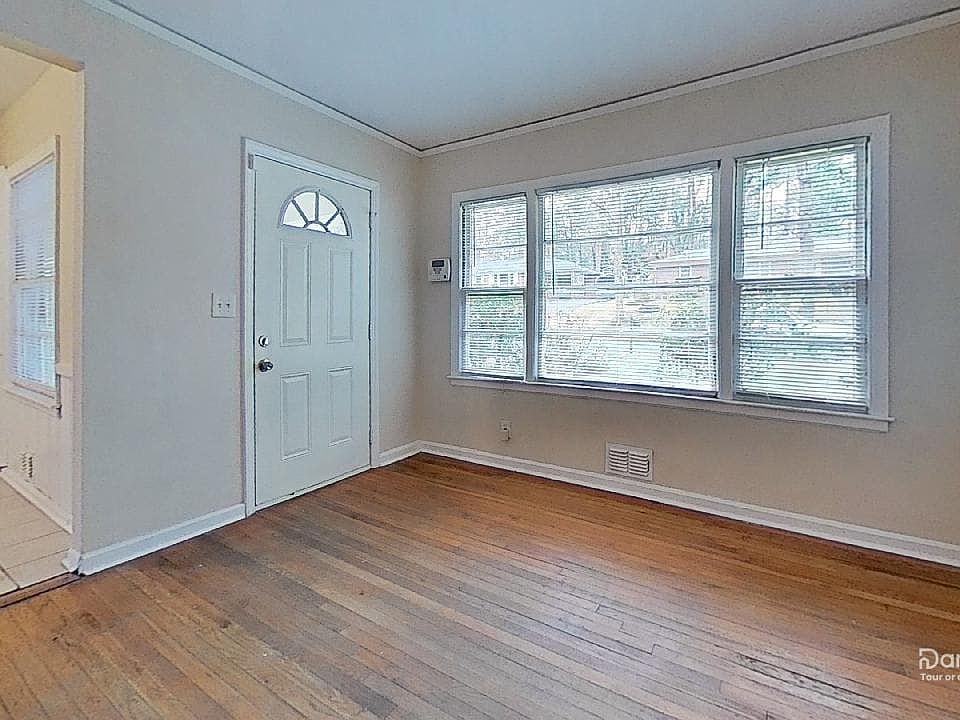 1st image of 2370 Farley St