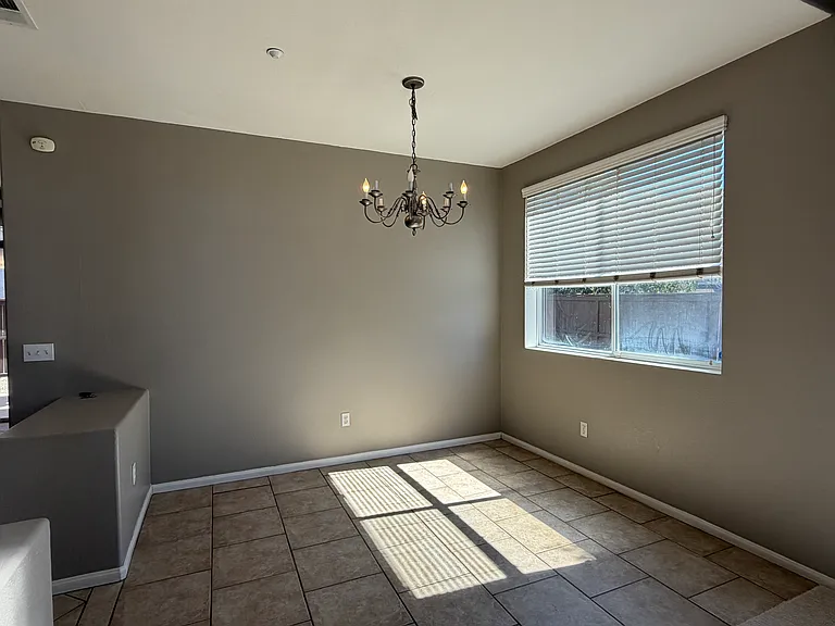 4725 Driftwood Way — Photo 10