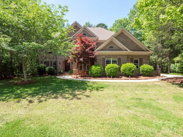 10921 Deerberry Ct, Matthews, NC 28105