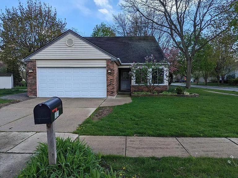 1373 River Oak Dr — Photo 2