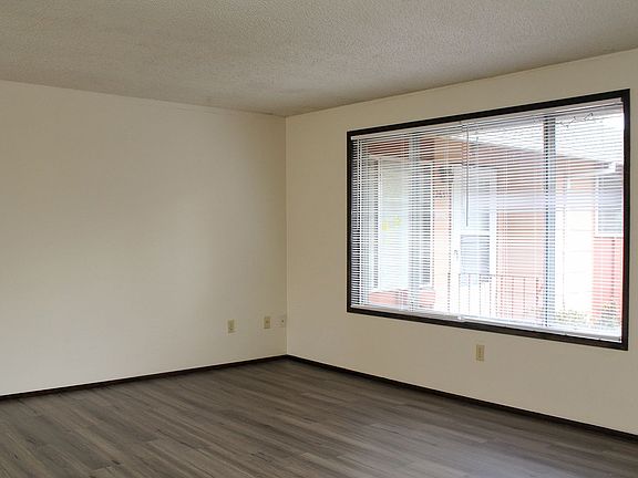 4th image of 2631-2639 SE 119th Ave #2635