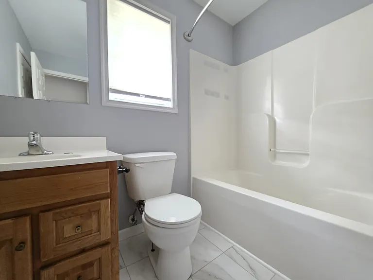 4 W Grove St — Photo 15
