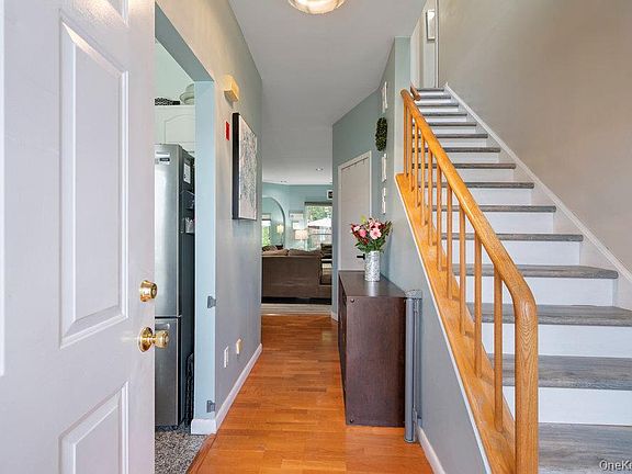 4th image of 824 Birchwood Park Drive