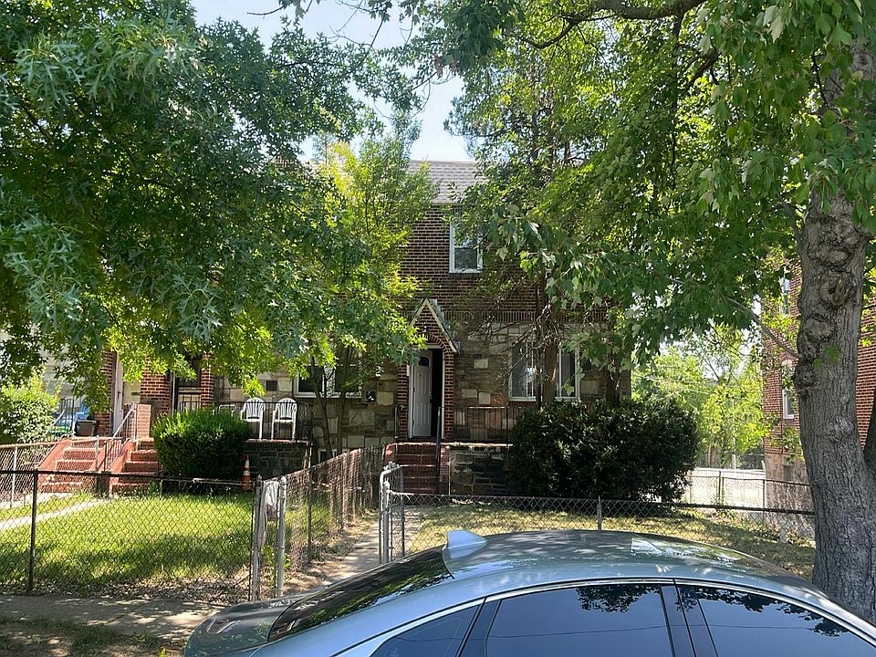 1st image of 3730 Columbus Dr