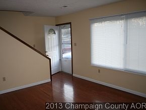 5th image of 301 W Dianne Ln