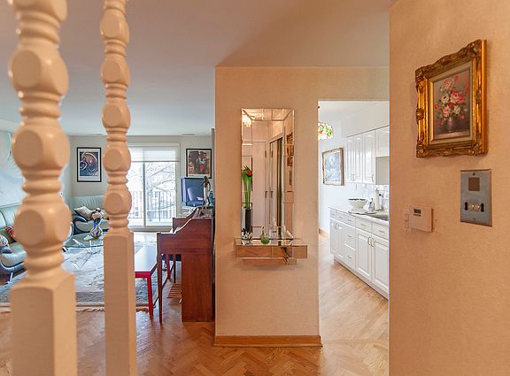 2nd image of 6020 Lincoln Ave Unit 304