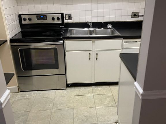 2nd image of 1339 N Dearborn Pkwy #2H