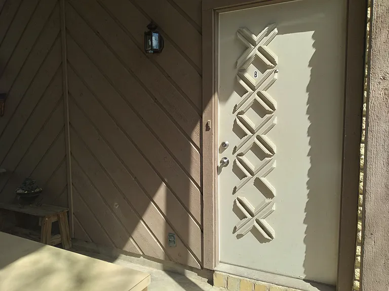 8207 Hood Cir #B — Photo 2