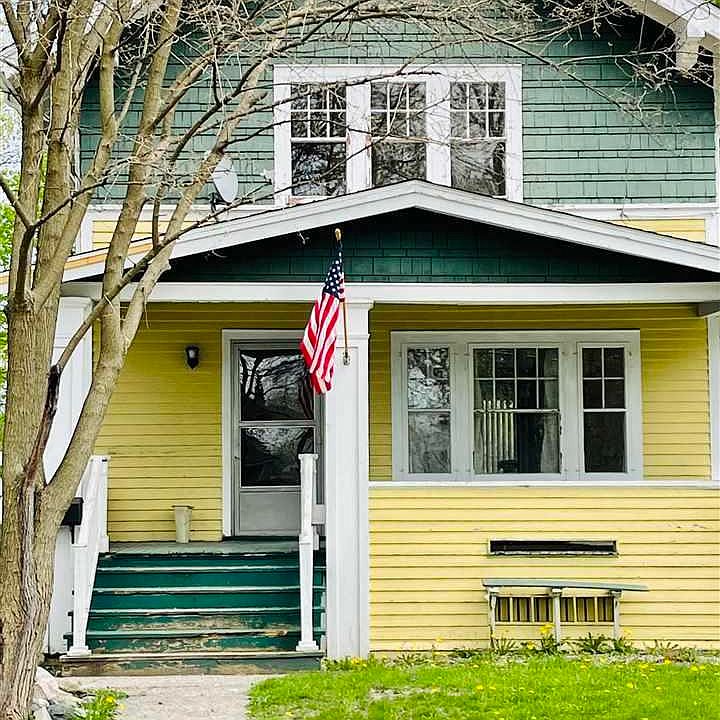 1st image of 1808 Barnard St