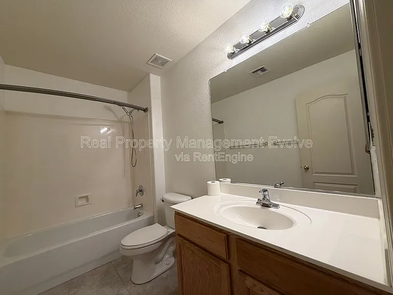 15847 W Saguaro Ln — Photo 20
