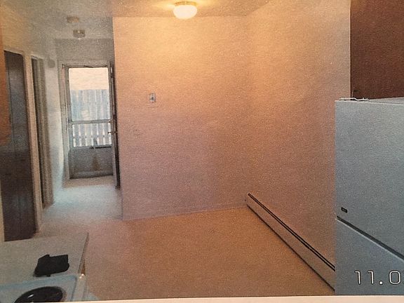 3rd image of 566 E Elmwood Ave