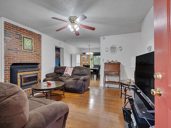 3rd image of 309 Caldwell St