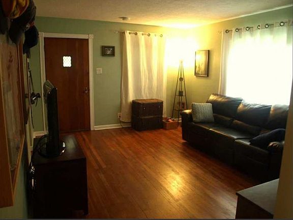 4th image of 260 Richie Ave