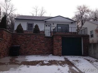 2200 Terrace Pl, Sioux City, IA 51104