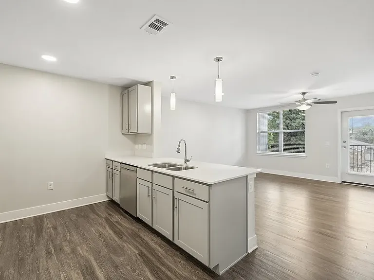 Residences at Hoffman — Photo 6