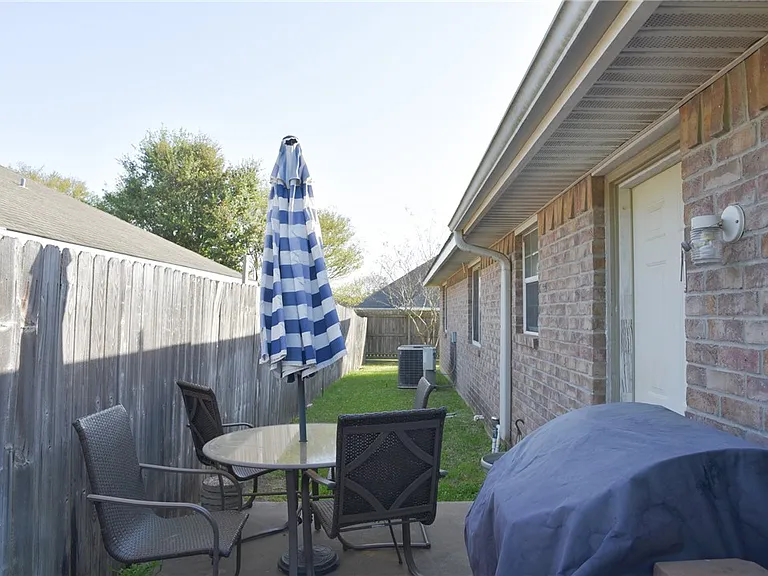 3813 Oldenburg Ln — Photo 18