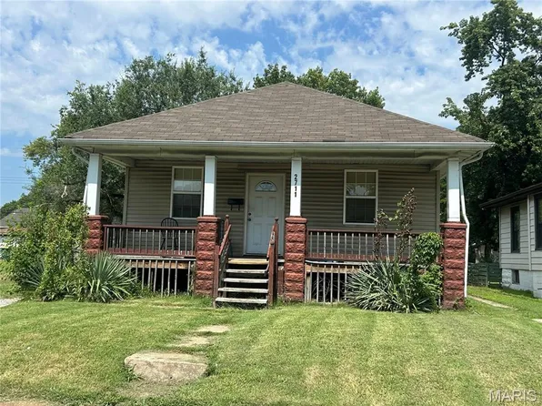 2711 Iowa St, Granite City, IL 62040