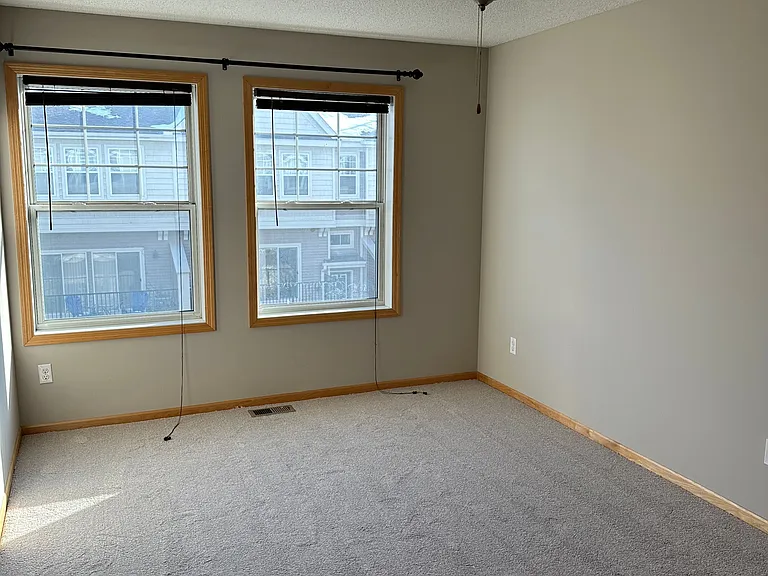 2437 121st Cir NE #D — Photo 6