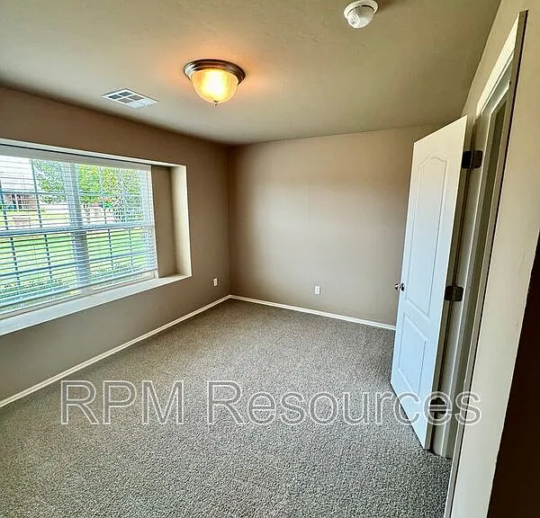 2705 Sugar Pine Dr — Photo 4