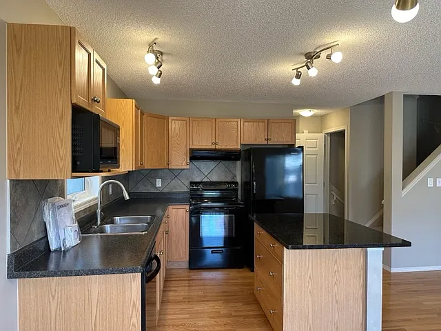 1730 Leger Gate - Duplex in SW Leger — Photo 4