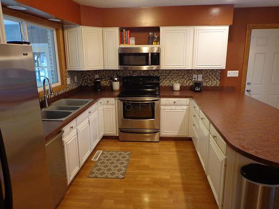 4th image of 1915 23rd Ave S