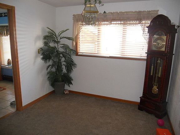 4th image of 519 N William St