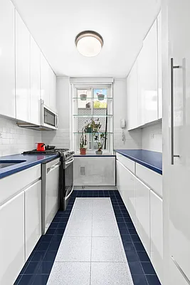 Rented by Sotheby's International Realty | media 12