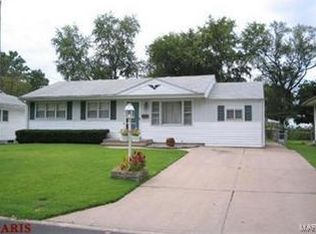 1725 Mark Twain Dr, Florissant, MO 63031