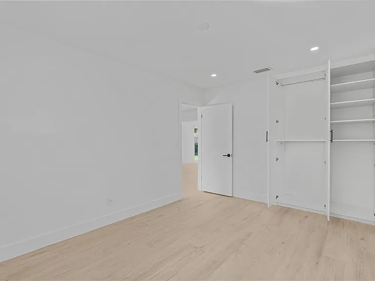 1116 N 31st Ave — Photo 16