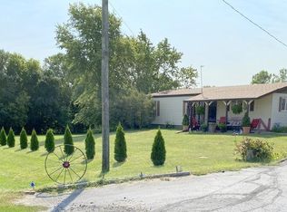 1373 240th St, Hiawatha, KS 66434