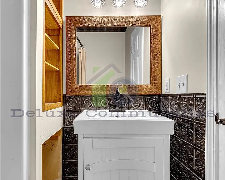 404 Russell St — Photo 23