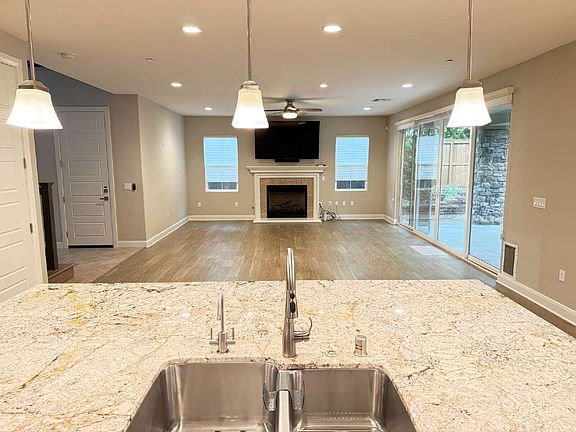 2nd image of 13587 Lilac Ct