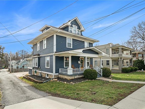 3rd image of 339 W Franklin St