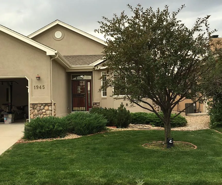 1945 Hillside Pl