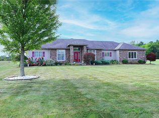42207 Elk Creek Dr, Lagrange, OH 44050
