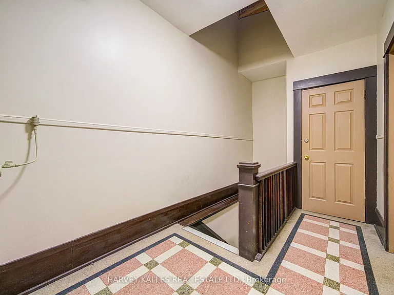 1074 Saint Clair Ave W #4 — Photo 6